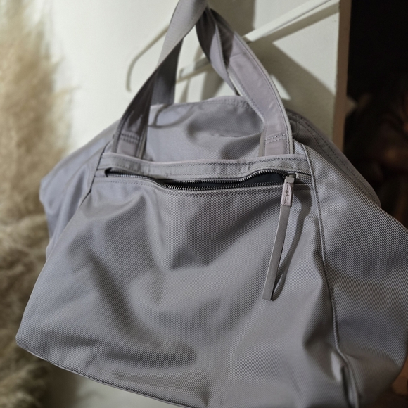 Lululemon Athletica Gray Tote Bag - Picture 3 of 3